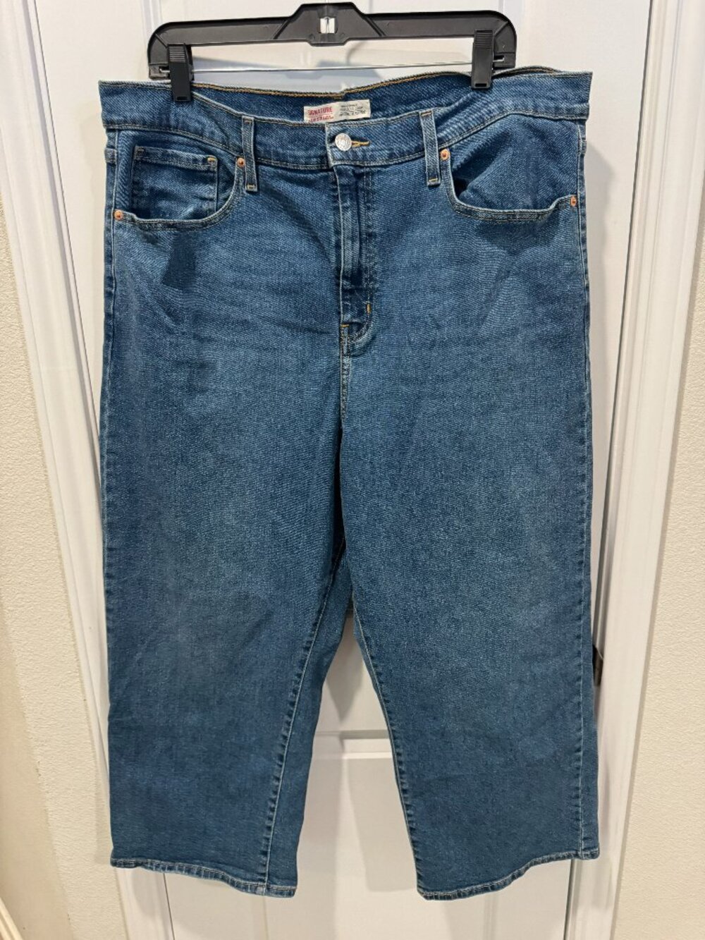 Levi’s signature jean’s heritage high rise loose crop size 20W